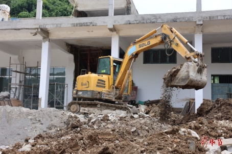 探寻乡村闲置资源：荒芜旧屋、废弃农具背后的故事与思索