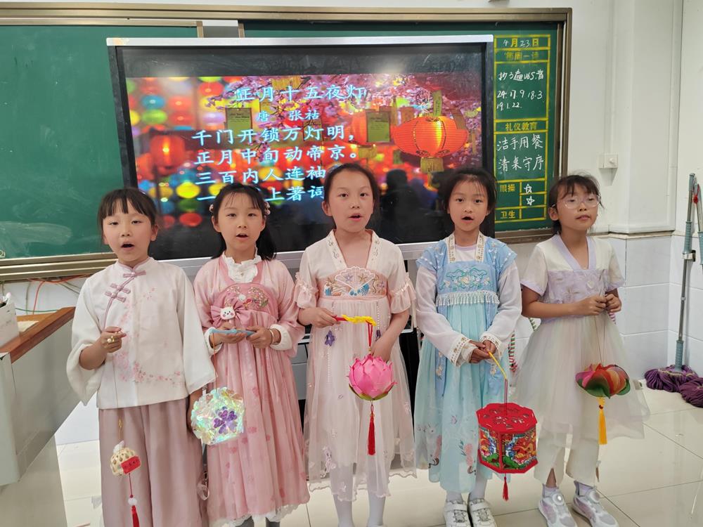 岁时节俗今昔：传统韵味与现代变迁交织的别样风采
